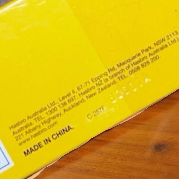 Hasbro Netflix Stranger Things Eggo Card Game Complete - Picture 4 of 7